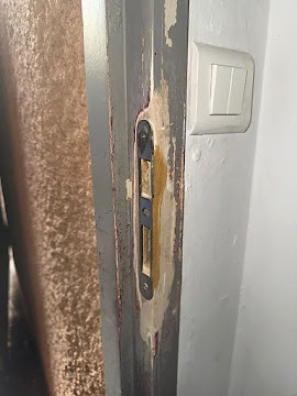 Remise en état de porte et gâche par serrurier au Mée-sur-Seine