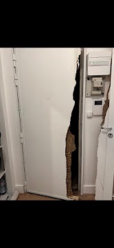 Sécurisation de porte après dégradation à Melun quartier des Mézereaux